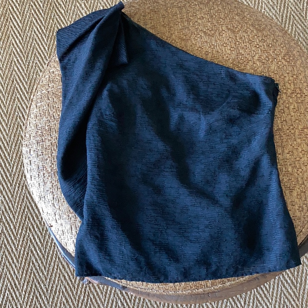 Banana Republic ruffled one shoulder top